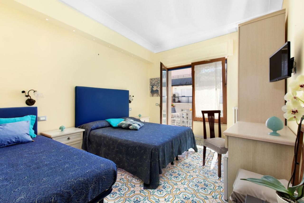 Clio Sorrento Apartment Bagian luar foto