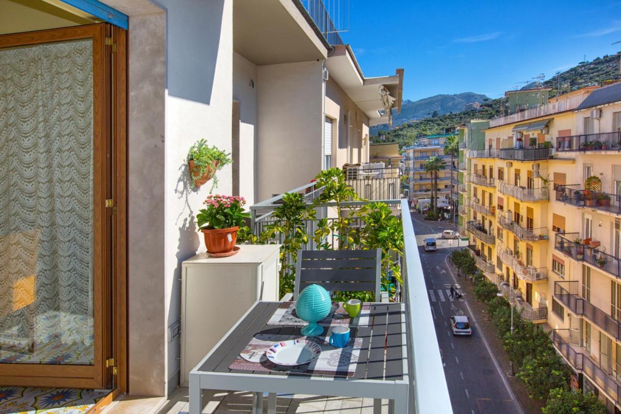 Clio Sorrento Apartment Bagian luar foto