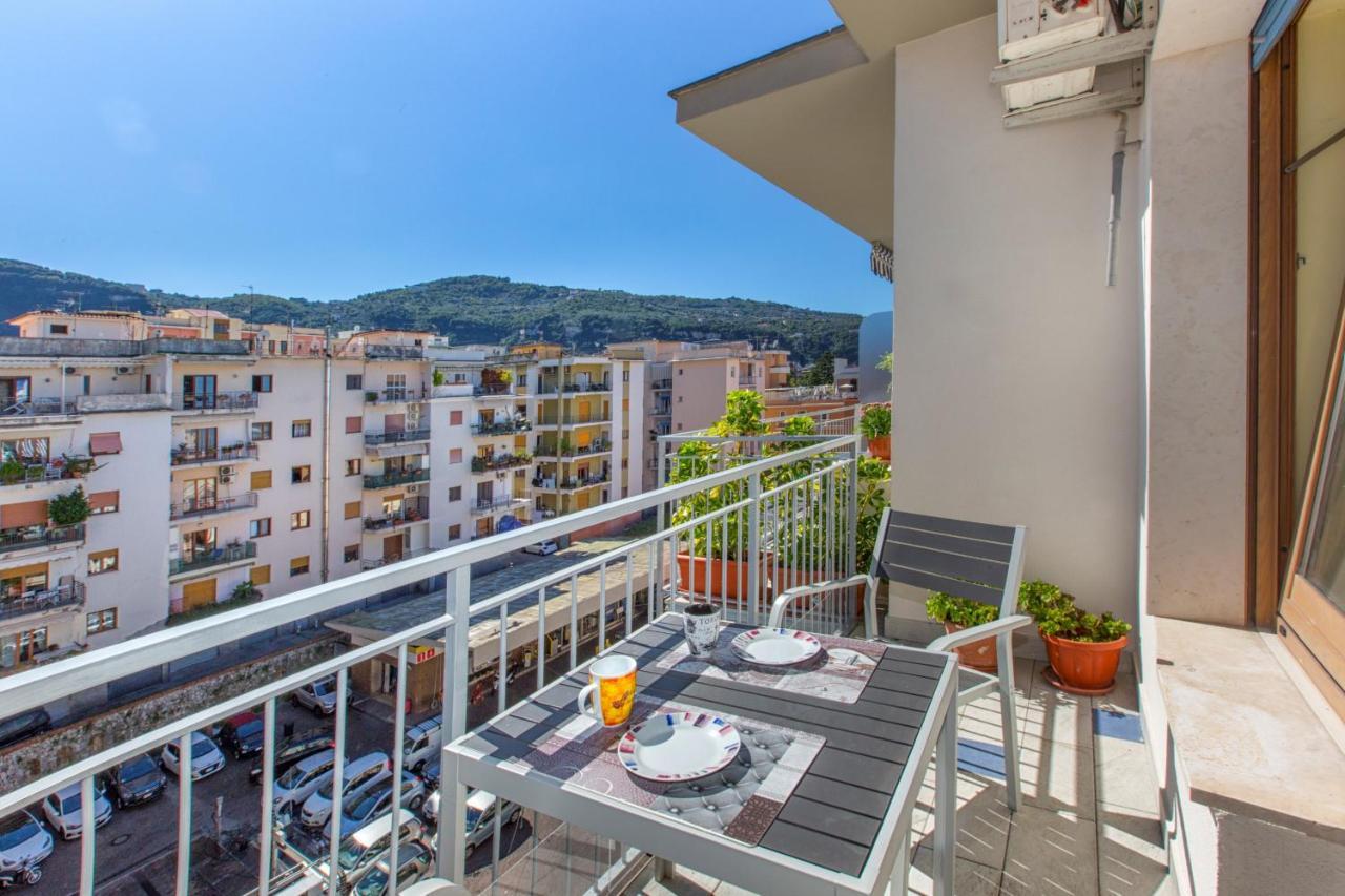 Clio Sorrento Apartment Bagian luar foto
