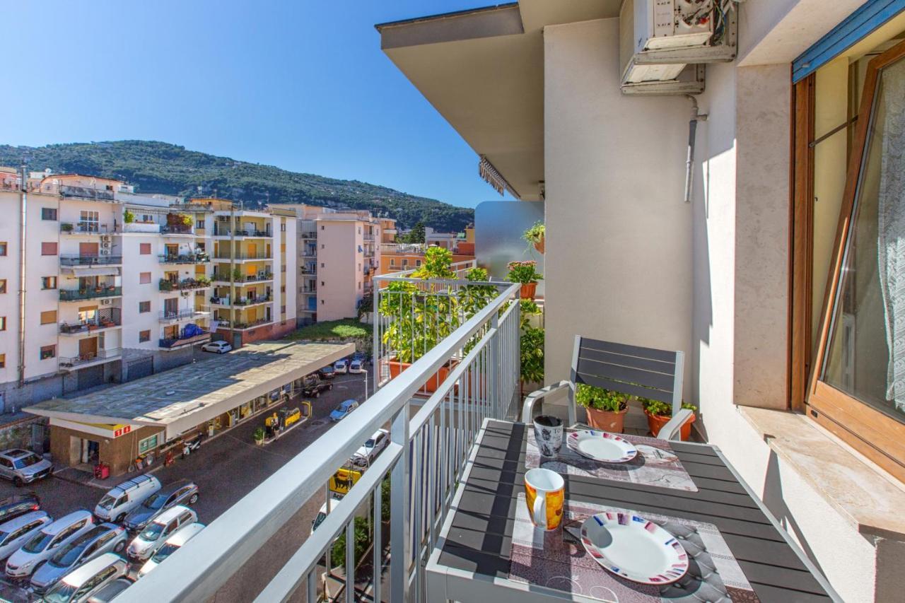 Clio Sorrento Apartment Bagian luar foto